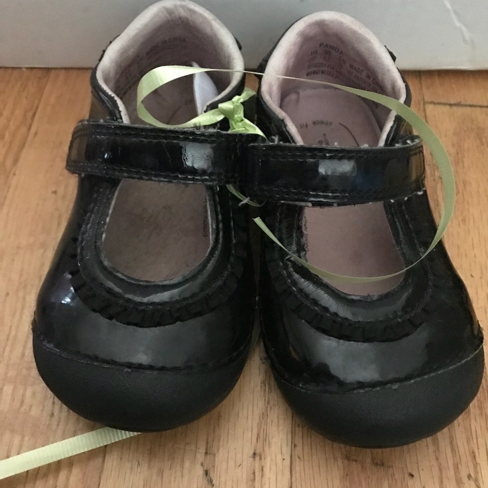 Toddler girl size 6 stride rite shoes